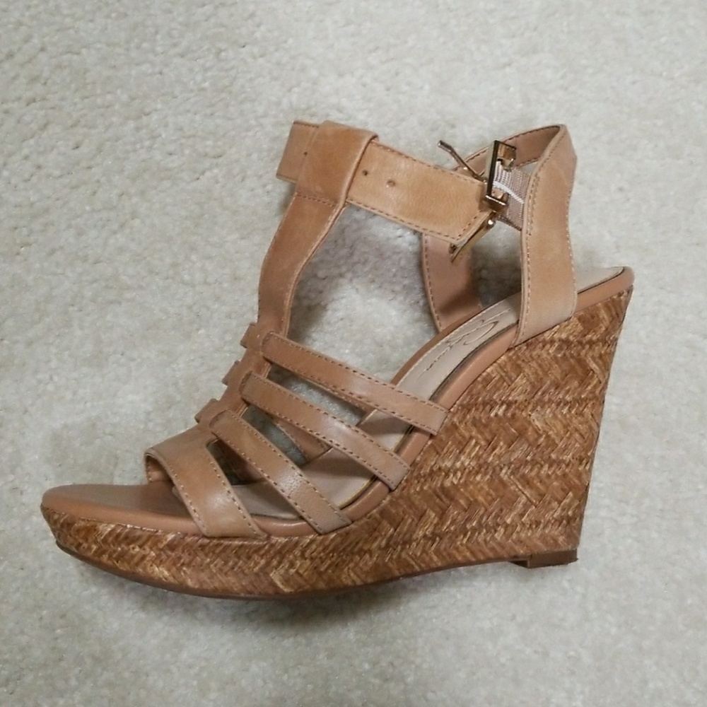 Jessica Simpson tan wedges